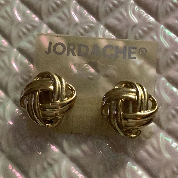 🌹NWT Jordache “ Goldtone Clip Style Earrings” So Much Fun to Wear Closet Must🌹 - Picture 2 of 8